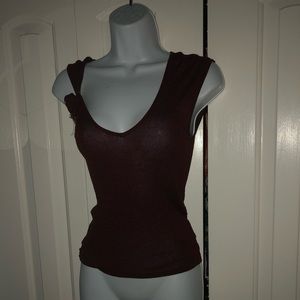 DESIGNED BY GUESS!!!!!!TOP WITH ROSE  ATTACHED